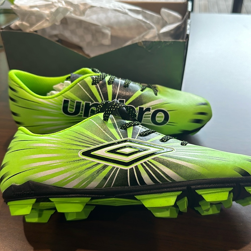 umbro boys cleats